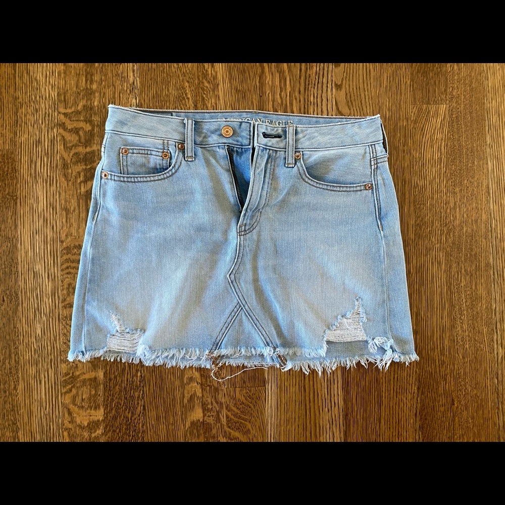 American eagle light wash jean skirt